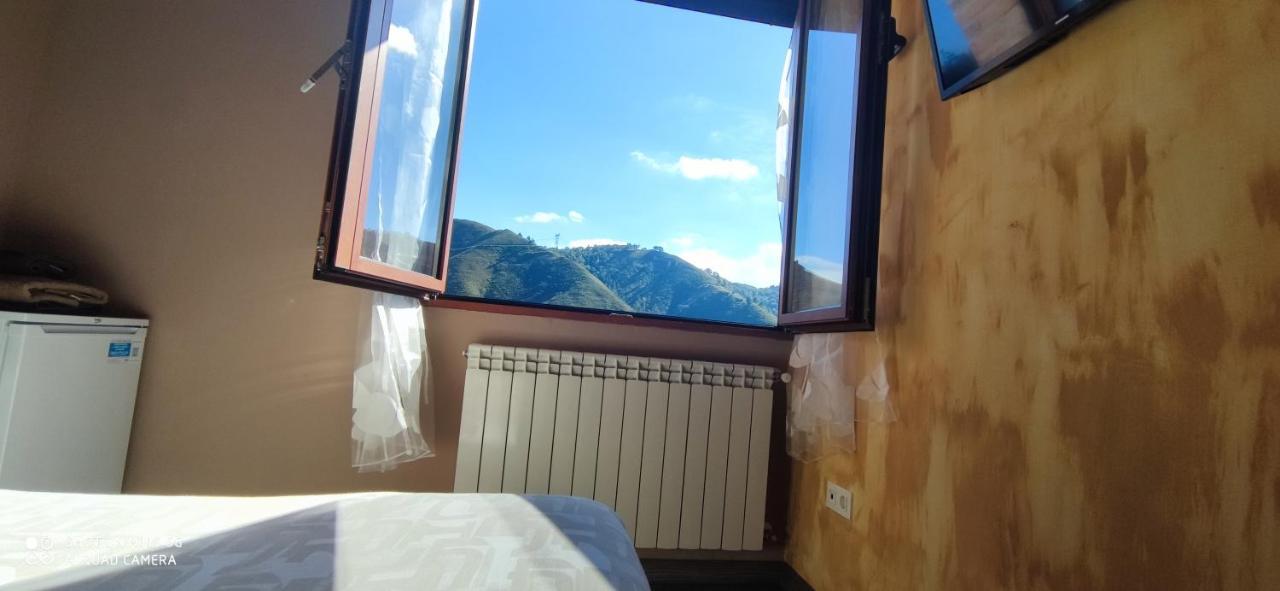 Habitación Doble con vistas a la montaña